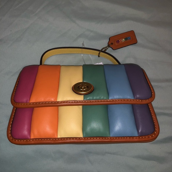 Coach Turnlock Clutch 20 with Rainbow Quilting - Picture 7 of 9